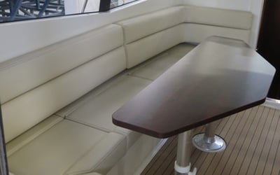 Platinum 989 Flybridge