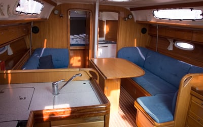 (1132 BG) (sails 2015)