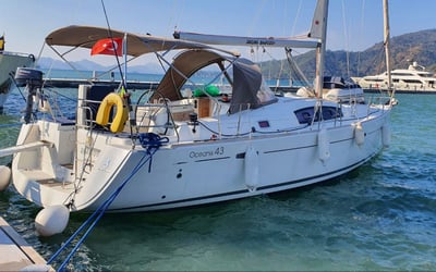 Oceanis 43