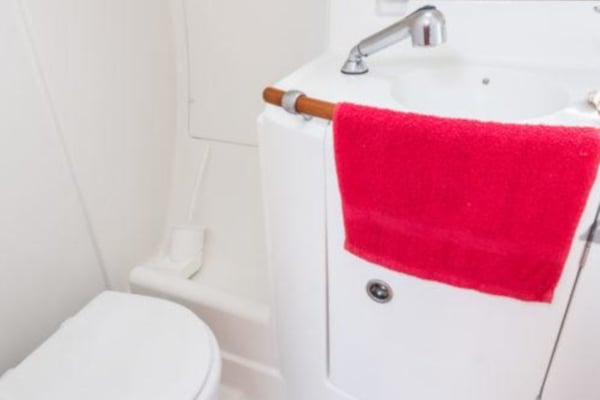 Simonetta (Bow Thruster, electric heads, Solar Panel)