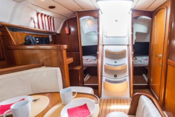 Simonetta (Bow Thruster, electric heads, Solar Panel)