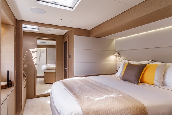 SAILUXE - La Controra