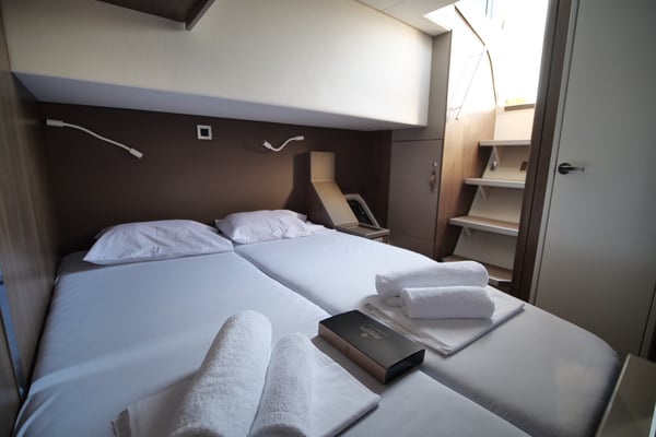 cabin with cockpit exit 1