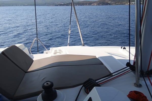 sunbathing area on the coachroof 2