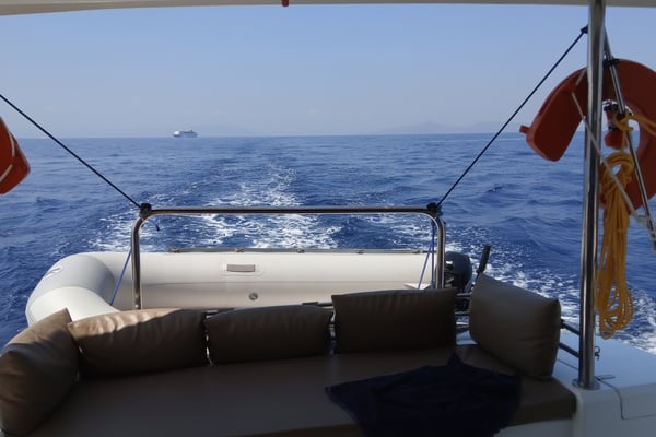 bench seating in the aft cockpit