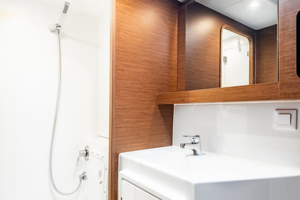 Beauty L A/C-GEN-WATER MAKER-SOLAR-ELEC.WC