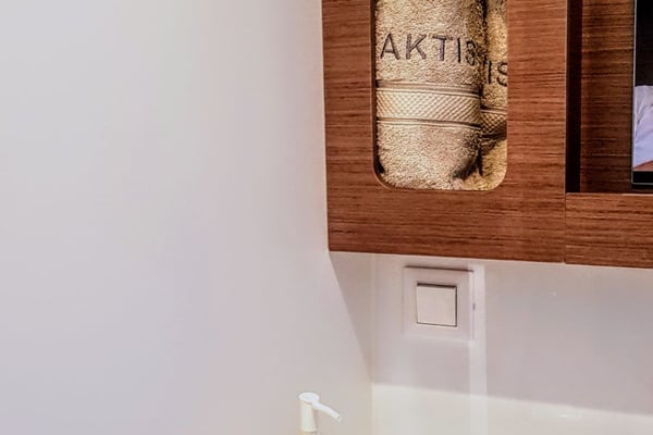 AKTIS (air condition, generator, watermaker)