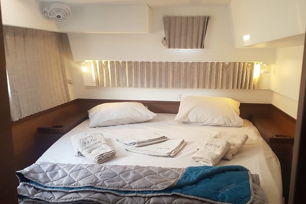 AKTIS (air condition, generator, watermaker)