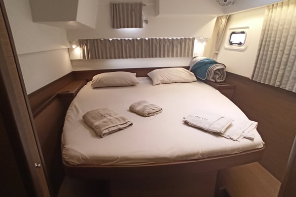 AKTIS (air condition, generator, watermaker)