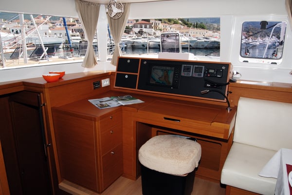 AMELIA (A/C, Generator, Watermaker)