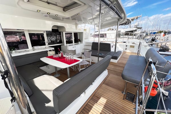 AMELIA (A/C, Generator, Watermaker)