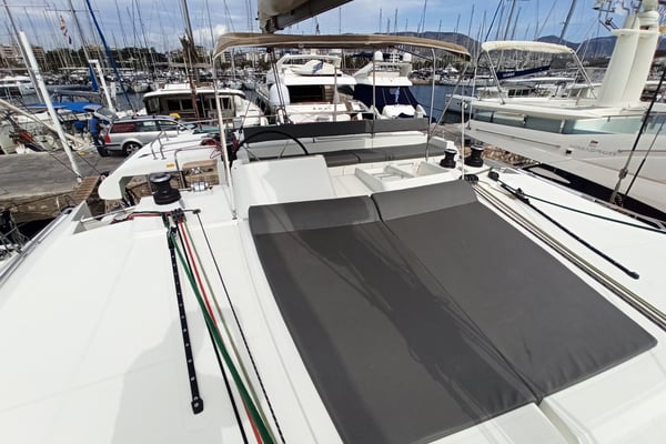 AMELIA (A/C, Generator, Watermaker)