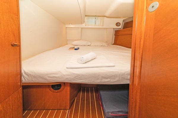 Veni  (ONLY SKIPPERED)