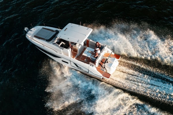 Beneteau 9
