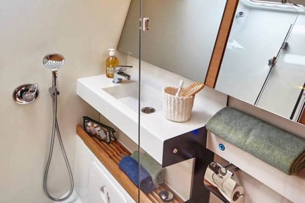 Virginia (A/C, Gen. 10kVA, Watermaker 160L/h, Electric Winch)