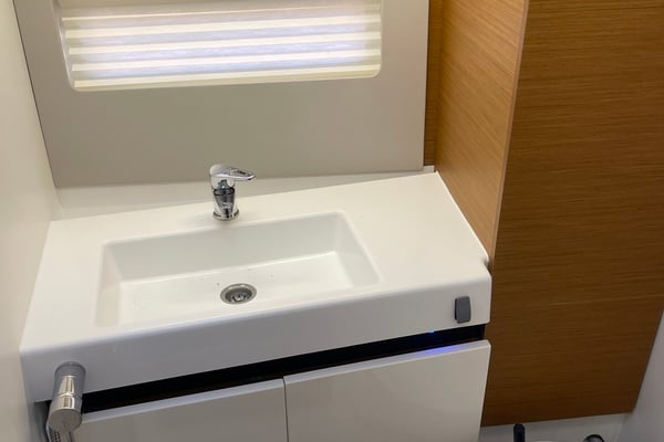 Helia (A/C, Gen. 10kVA, Electric Winch NEW 2022)