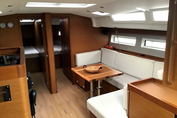 Helia (A/C, Gen. 10kVA, Electric Winch NEW 2022)