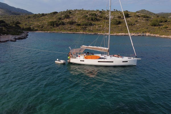 Helia (A/C, Gen. 10kVA, Electric Winch NEW 2022)