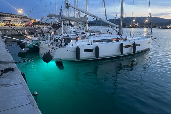 Helia (A/C, Gen. 10kVA, Electric Winch NEW 2022)