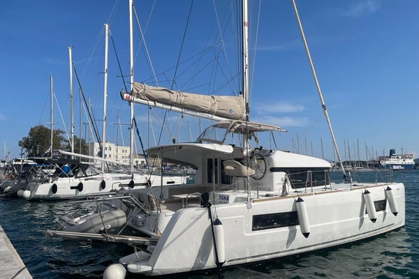 Nina (A/C, Gen 10KWA, watermaker, electric winch)