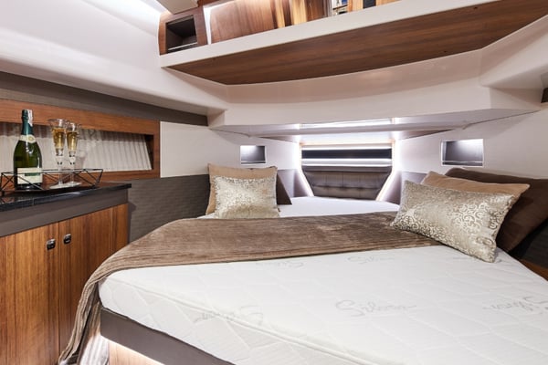 ELEGANCE FLYBRIDGE