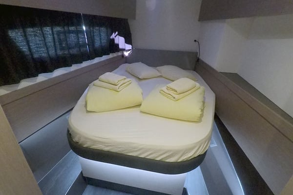 Fountaine Pajot Aastrea 42