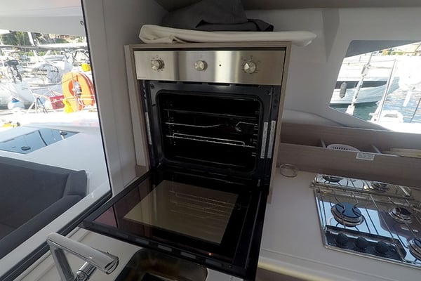 Fountaine Pajot Aastrea 42