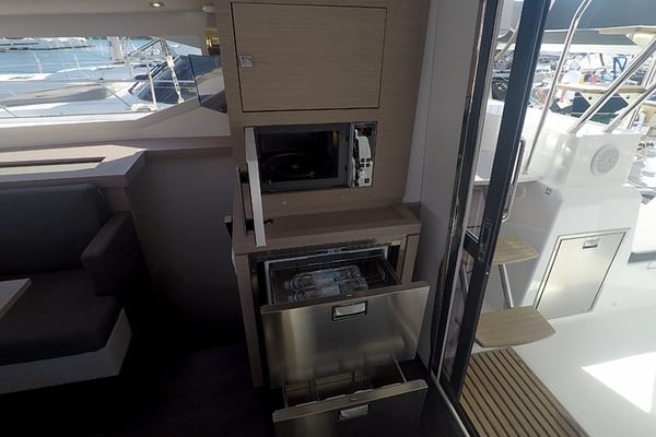 Fountaine Pajot Aastrea 42