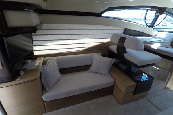 Azimut 47 Fly