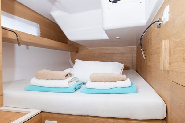 OLLIE new 2024 (air condition, cross-cut dacron sails)