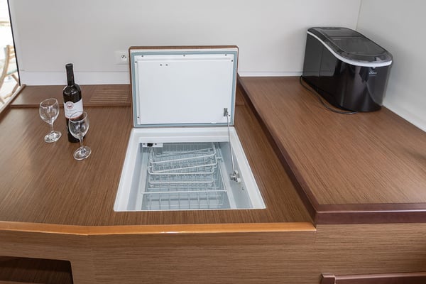 POSEIDON 2021 (air condition, generator)