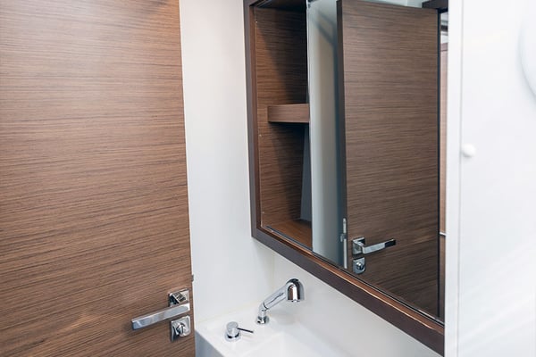 MONARCH 2020 (air condition, generator)