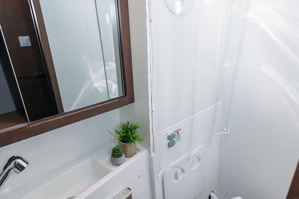 MONARCH 2020 (air condition, generator)