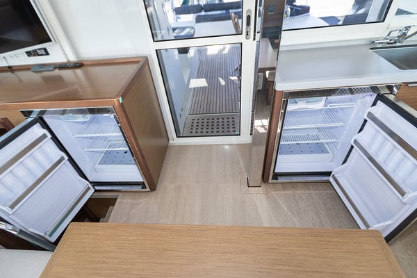 MONARCH 2020 (air condition, generator)