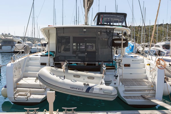 MONARCH 2020 (air condition, generator)