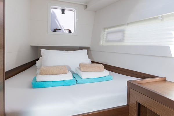 MONARCH 2020 (air condition, generator)