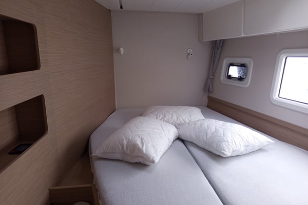 ZAHIRA - GEN/AC+WATERMAKER