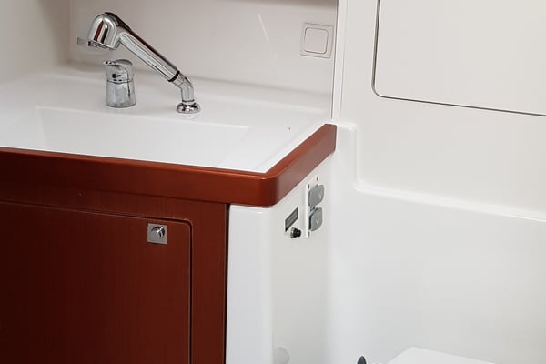 Senza Fine  ( A/C and Generator )