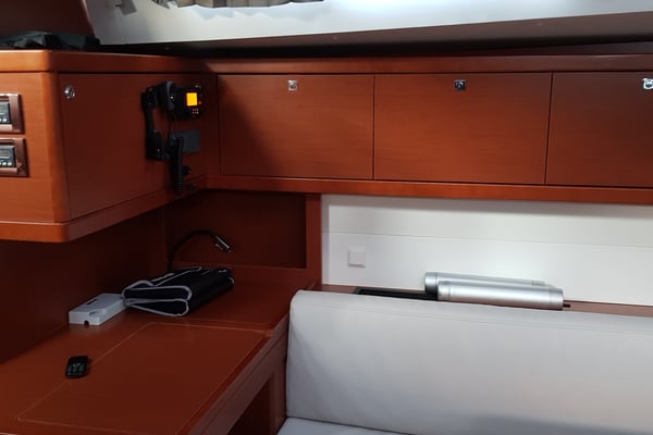 Senza Fine  ( A/C and Generator )