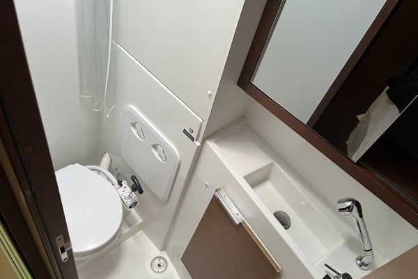 Senza Meta  (A/C and Generator)