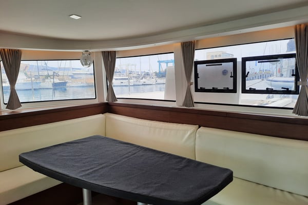 Senza Ma (A/C and Generator)