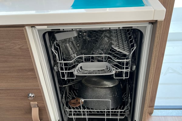 Star Velvet (A/C, Generator, Water Maker, dishwasher)