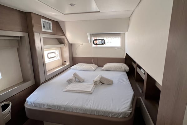 Star Velvet (A/C, Generator, Water Maker, dishwasher)