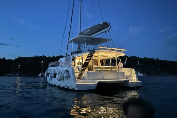 Star Velvet (A/C, Generator, Water Maker, dishwasher)