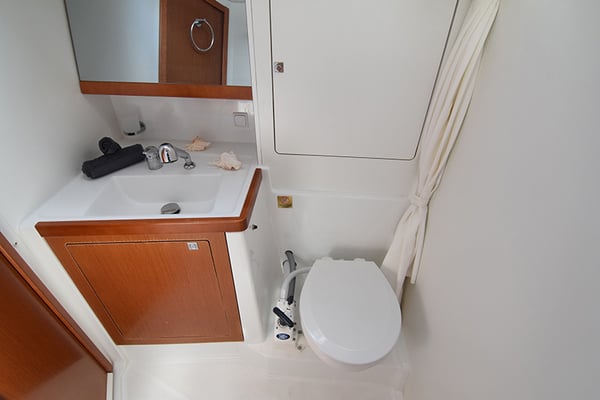 Butterfly (A/C - Generator - 12 pax)