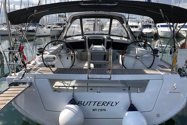 Butterfly (A/C - Generator - 12 pax)