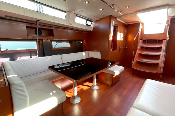 Black Swan (A/C - Generator - 12 pax)