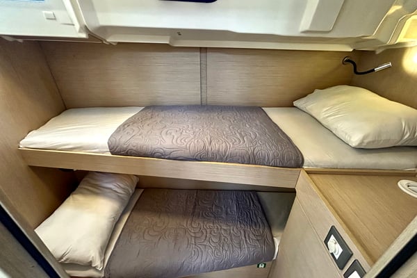 Capriccio (Refit 2025 - A/C - Generator - Electric Heads)