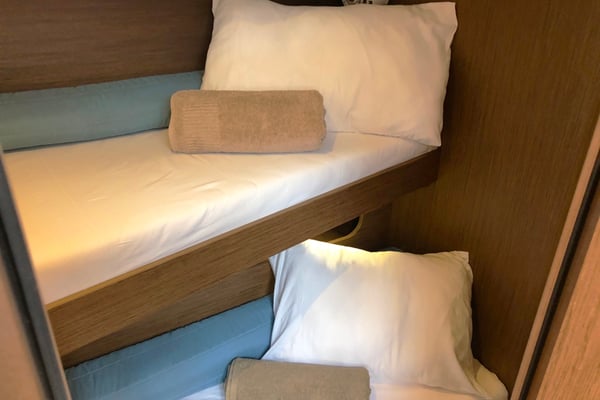 Salt Water (A/C - Generator - Inverter - 12 pax)