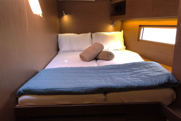 Salt Water (A/C - Generator - Inverter - 12 pax)